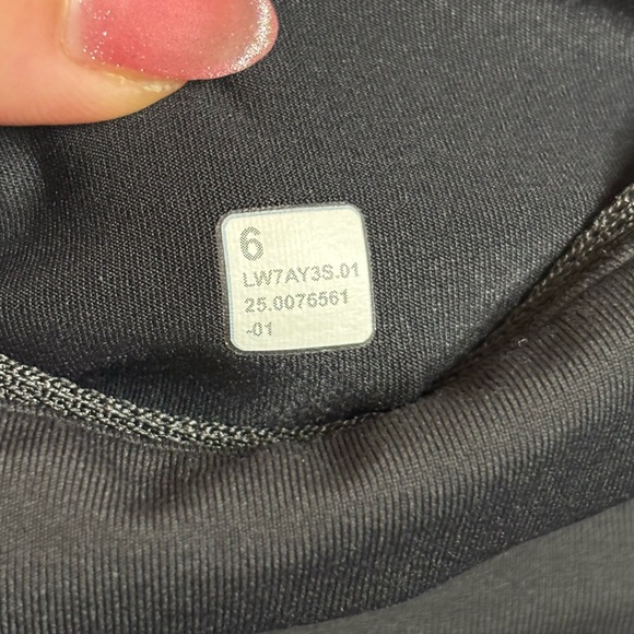 Lululemon Speed Up Short High-Rise 2.5” Black Size 6 - Picture 5 of 5